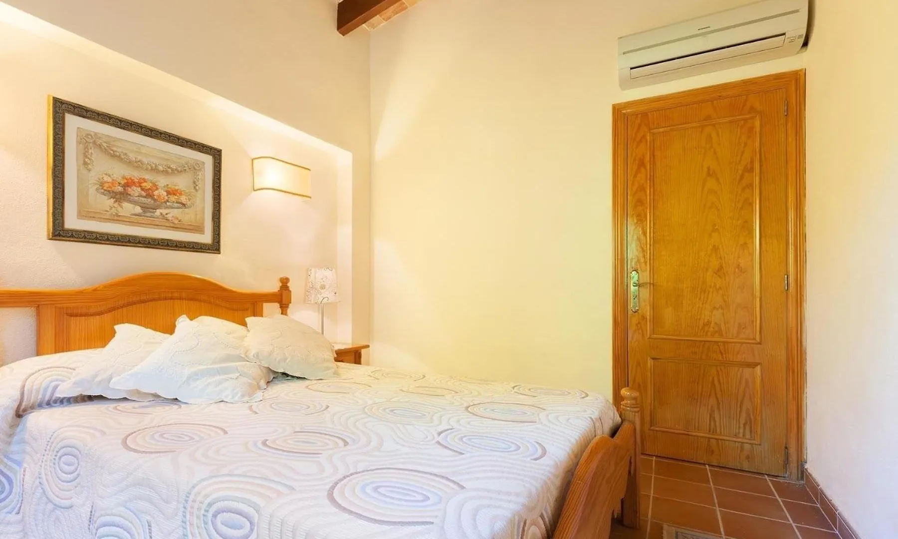 Helles Haus Fuer 6 Personen Mit Pool Und Klimaanlage 500 Meter Vom Meer Entfernt Pollenca Spain