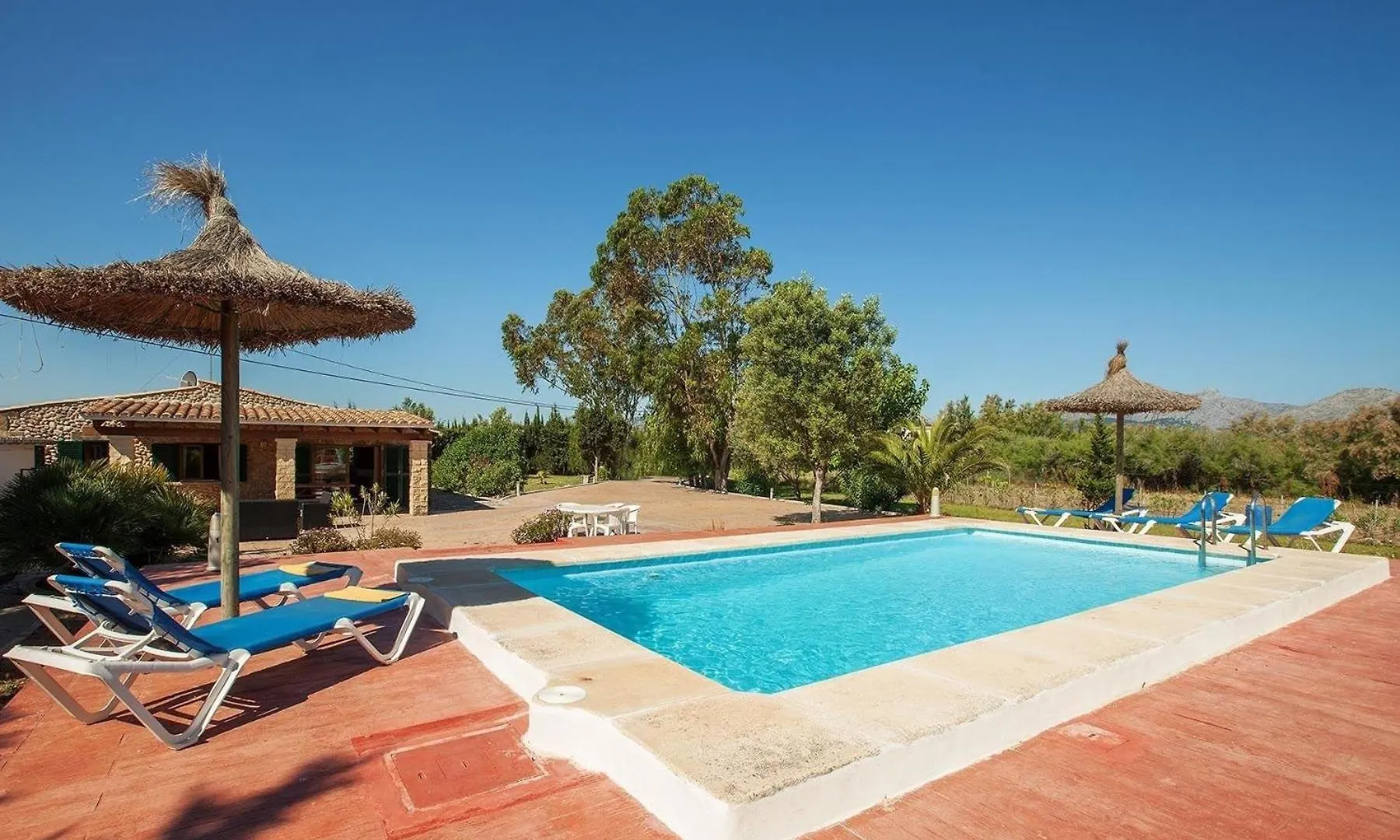 Helles Haus Fuer 6 Personen Mit Pool Und Klimaanlage 500 Meter Vom Meer Entfernt Pollenca Spain