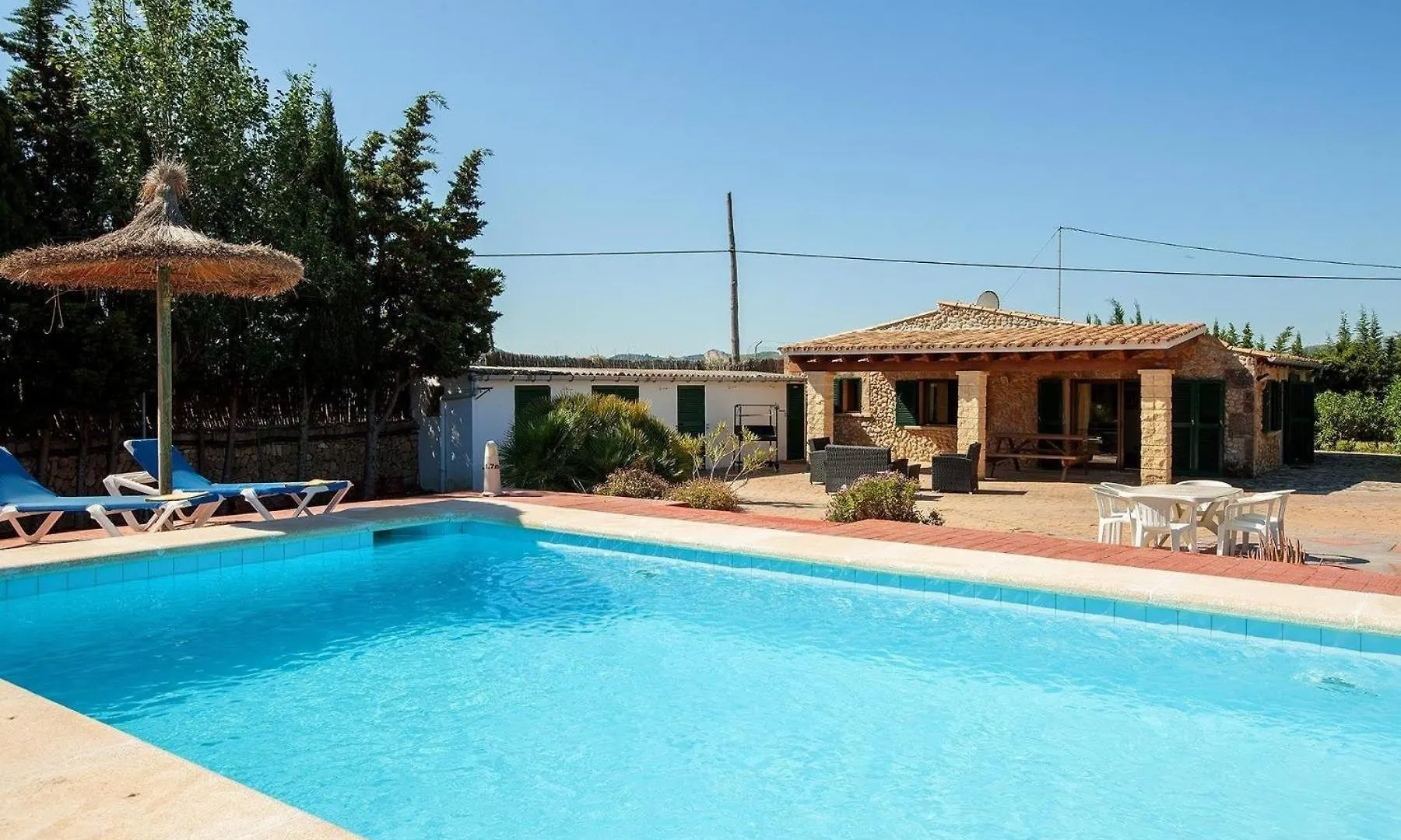 Helles Haus Fuer 6 Personen Mit Pool Und Klimaanlage 500 Meter Vom Meer Entfernt location